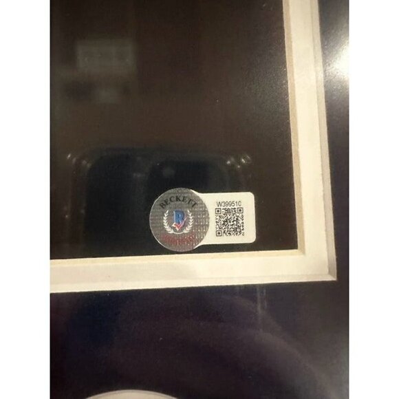 Don Mattingly signed autographed New York Yankees 16x20 photo framed Beckett - Picture 4 of 6